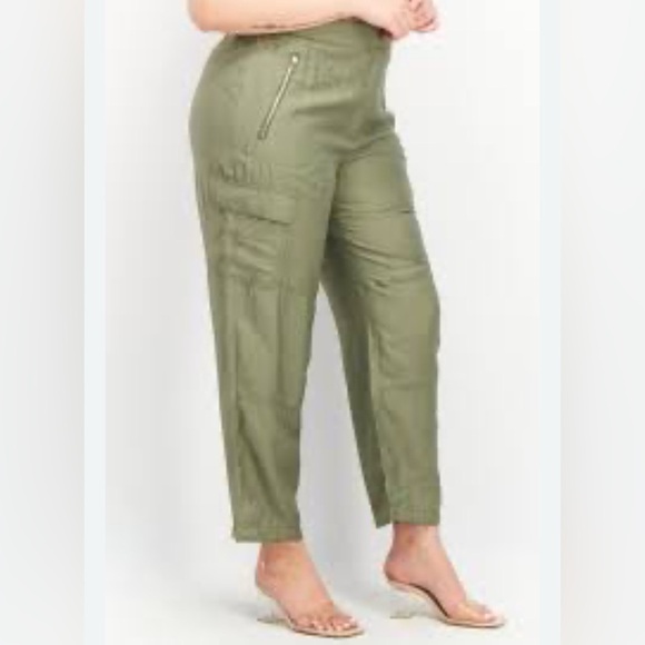 ✨DKNY Pant 6 Cargo Satiny army Green Zip 1/2 elastic pull on - Picture 2 of 10